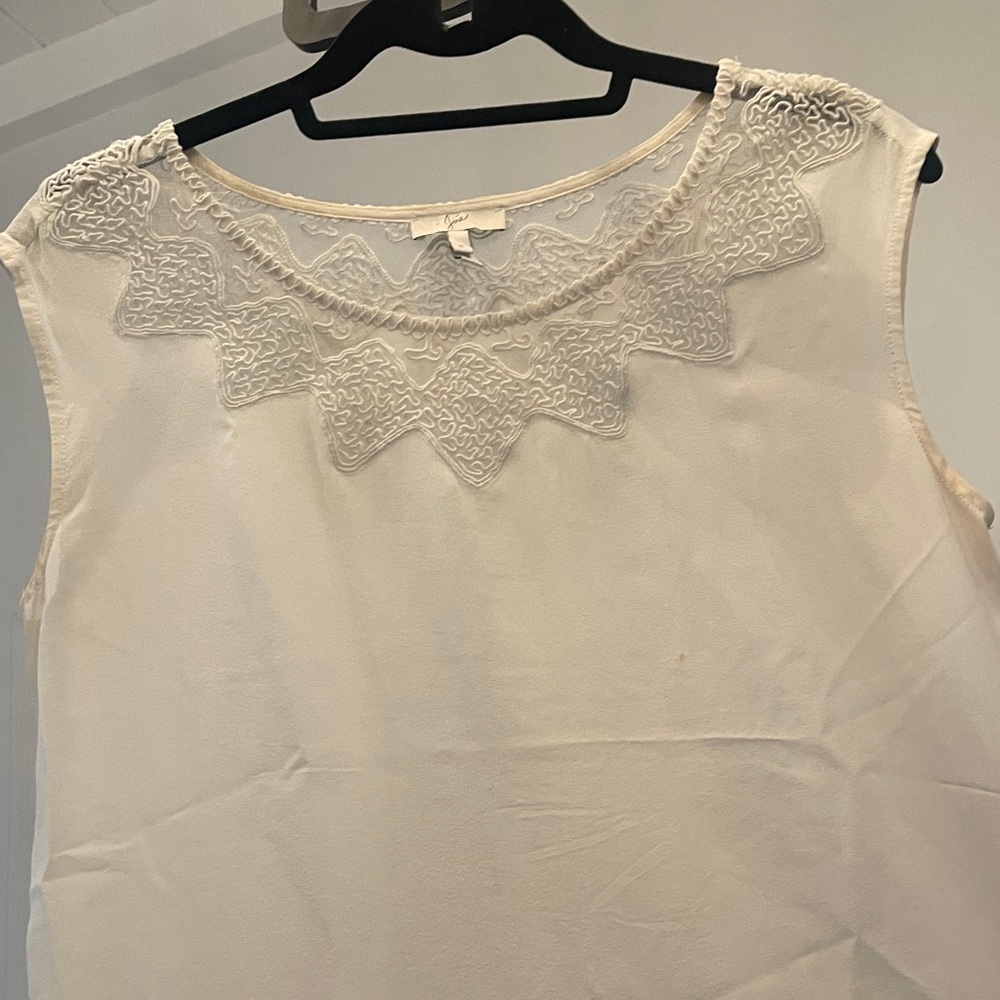 Joie blouse. Size S in white